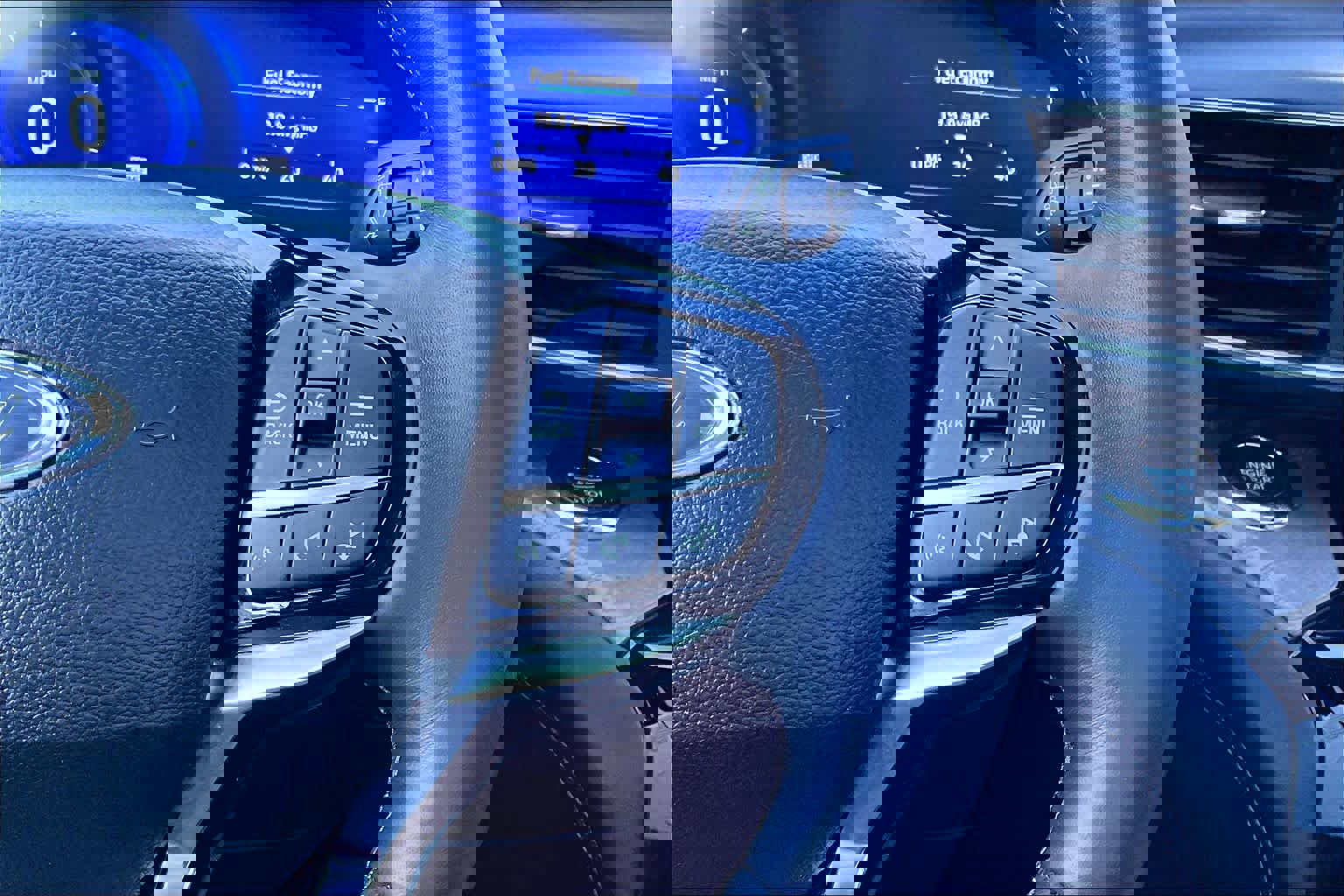 Certified 2022 Ford Explorer Platinum w/ Equipment Group 601A image 26