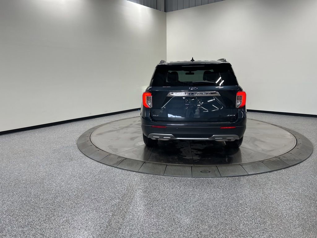 Certified 2022 Ford Explorer XLT w/ Equipment Group 202A image 4