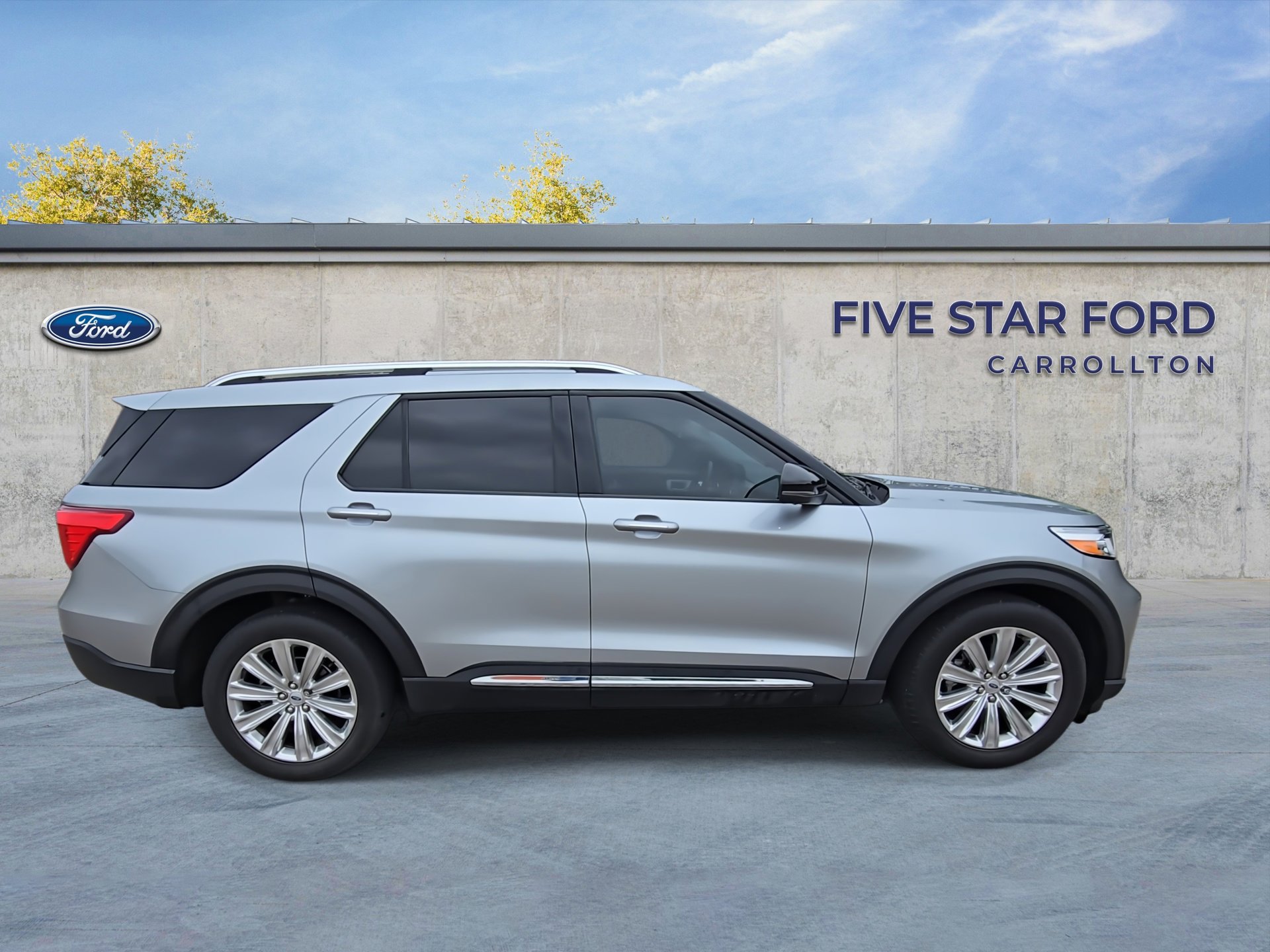 Certified 2023 Ford Explorer Limited w/ Limited Technology Package RWD image 9