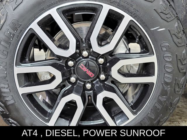 Used 2024 GMC Sierra 1500 AT4 w/ Technology Package AWD/4WD image 10