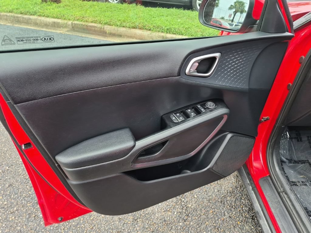 Used 2021 Kia Soul S FWD image 12