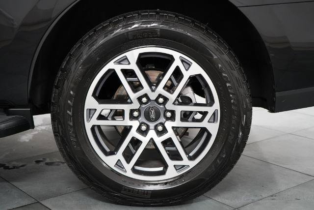 Certified 2025 Ford Expedition Active AWD/4WD image 36