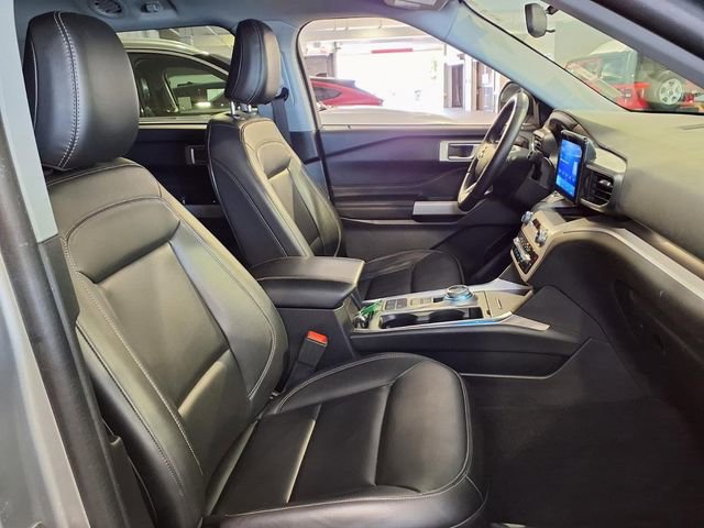 Certified 2023 Ford Explorer XLT w/ Equipment Group 202A RWD image 29