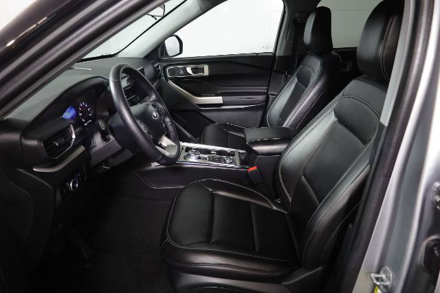 Certified 2024 Ford Explorer XLT w/ Equipment Group 202A AWD/4WD image 8