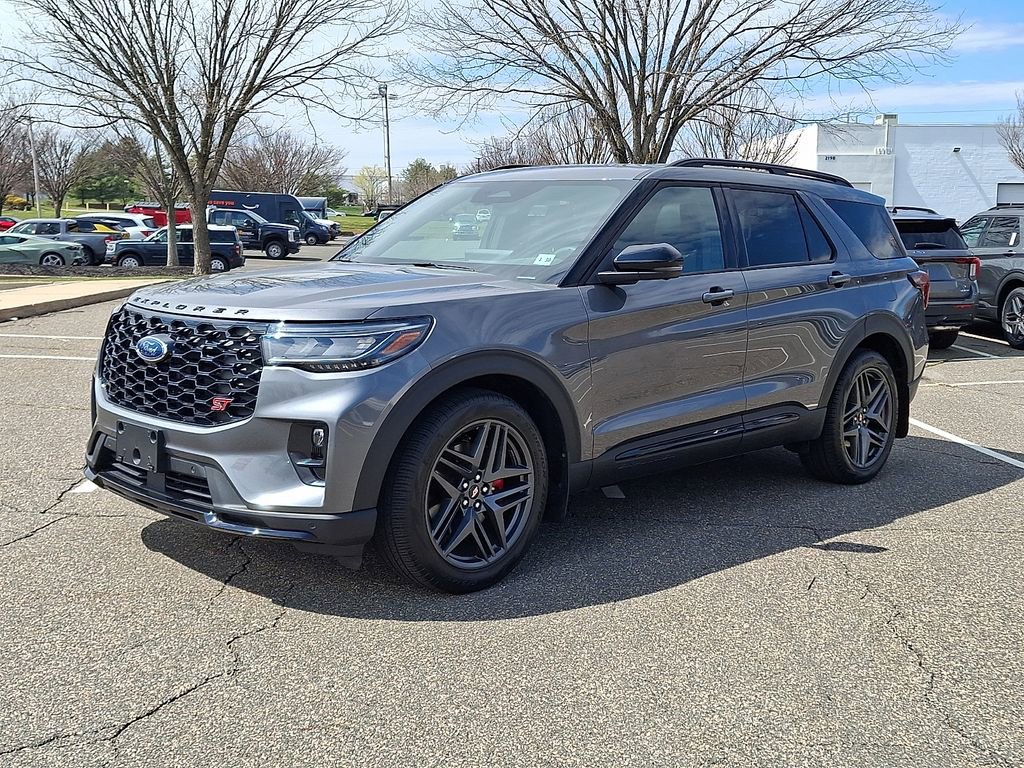 Certified 2025 Ford Explorer ST AWD/4WD image 6