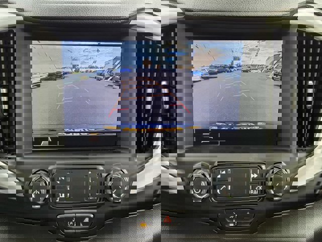 Used 2022 GMC Terrain SLE w/ Driver Convenience Package image 19