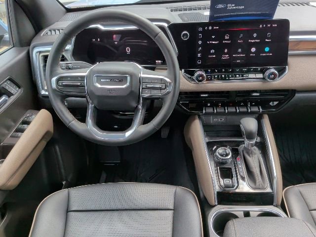 Used 2025 GMC Canyon Denali AWD/4WD image 13