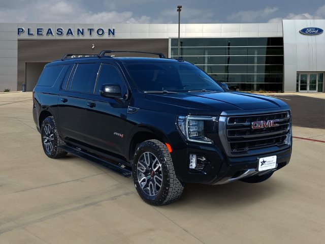 Used 2023 GMC Yukon XL AT4 w/ AT4 Premium Plus Package AWD/4WD image 7