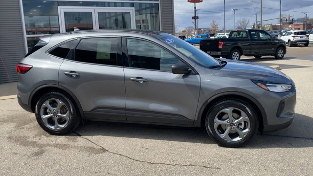 Certified 2025 Ford Escape ST-Line w/ Cold Weather Package FWD image 3