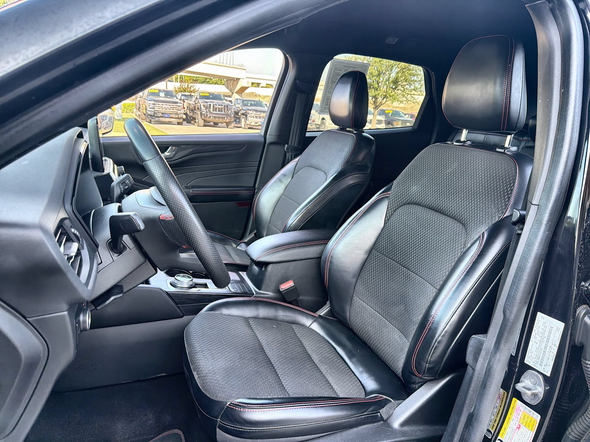 Certified 2023 Ford Escape ST-Line AWD/4WD image 11