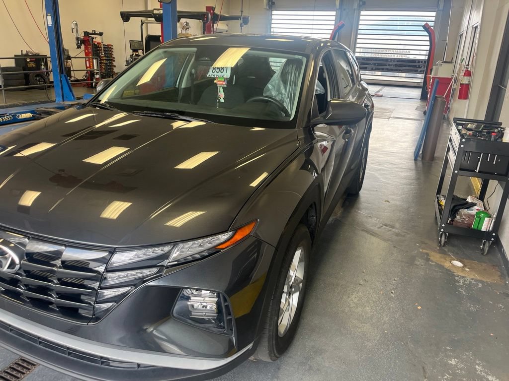 Used 2024 Hyundai Tucson SE AWD/4WD image 2