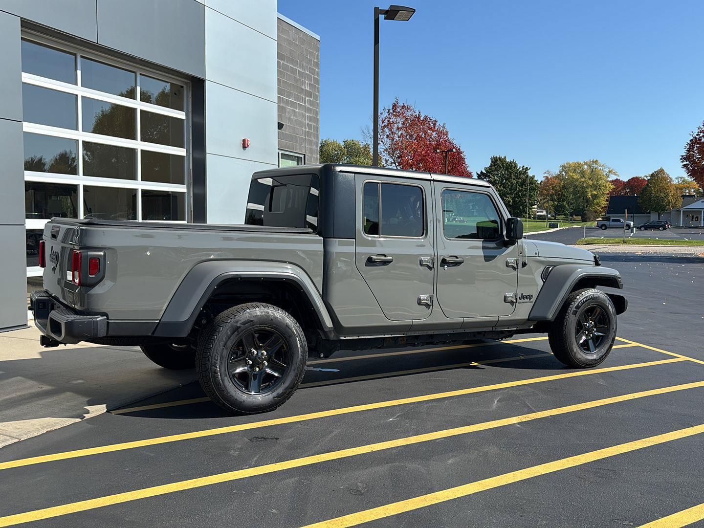 Used 2021 Jeep Gladiator Sport AWD/4WD image 6