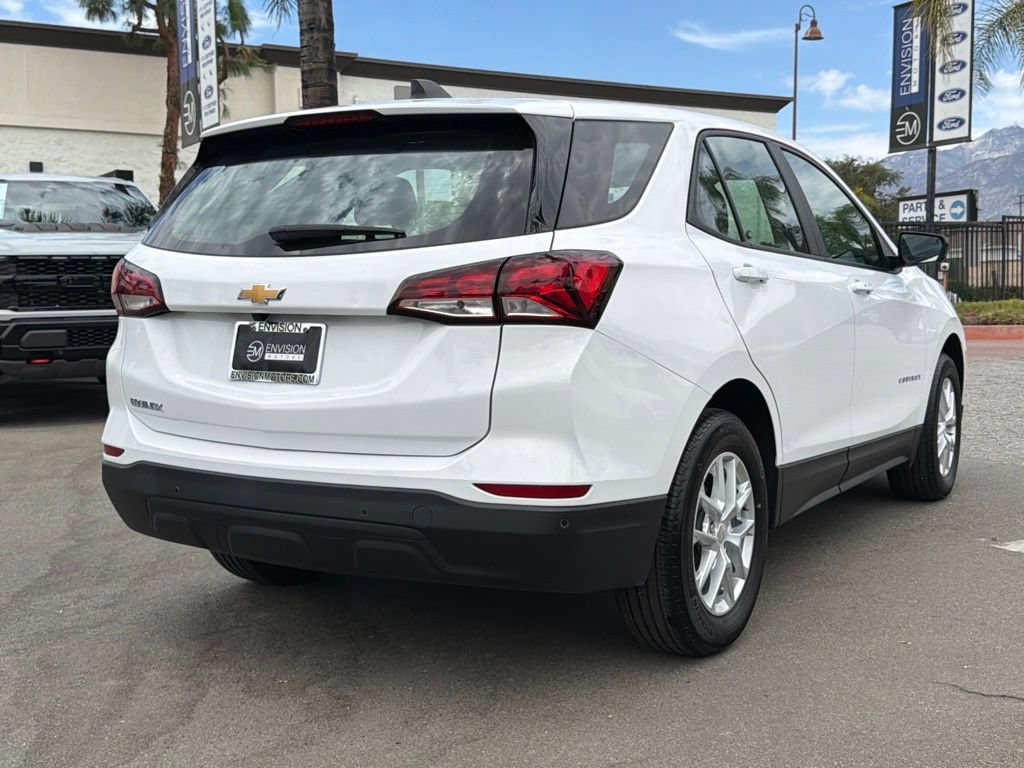 Used 2024 Chevrolet Equinox LS w/ Driver Confidence II Package FWD image 12