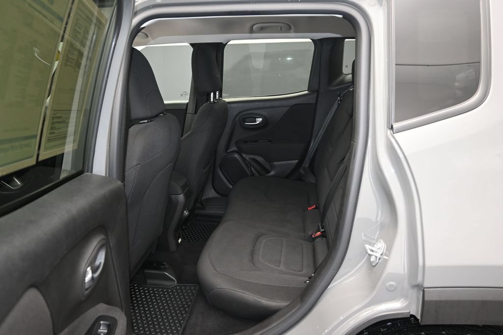 Used 2021 Jeep Renegade Latitude w/ Luxury Group I AWD/4WD image 15
