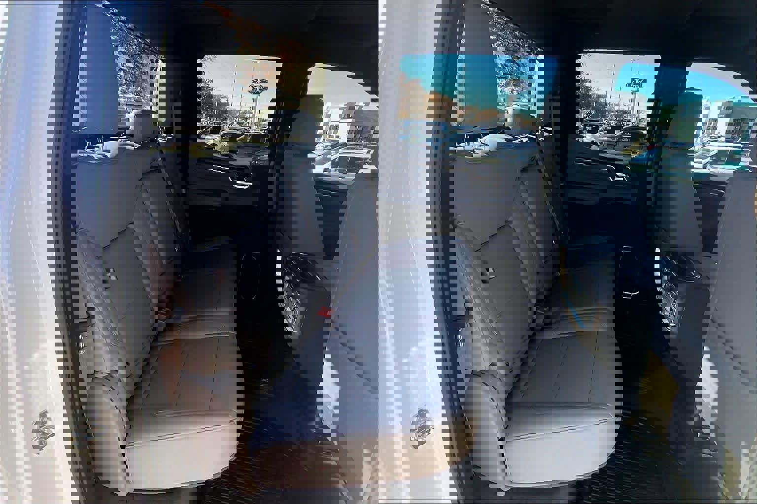 Used 2022 GMC Sierra 1500 SLT w/ SLT Convenience Package image 19