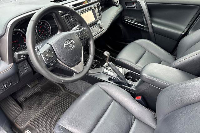 Used 2018 Toyota RAV4 SE w/ Power Extra Value Package FWD image 3