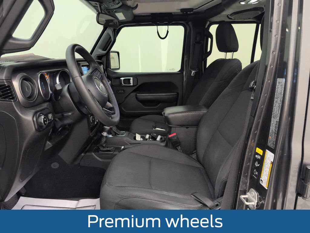 Used 2023 Jeep Gladiator Sport AWD/4WD image 4