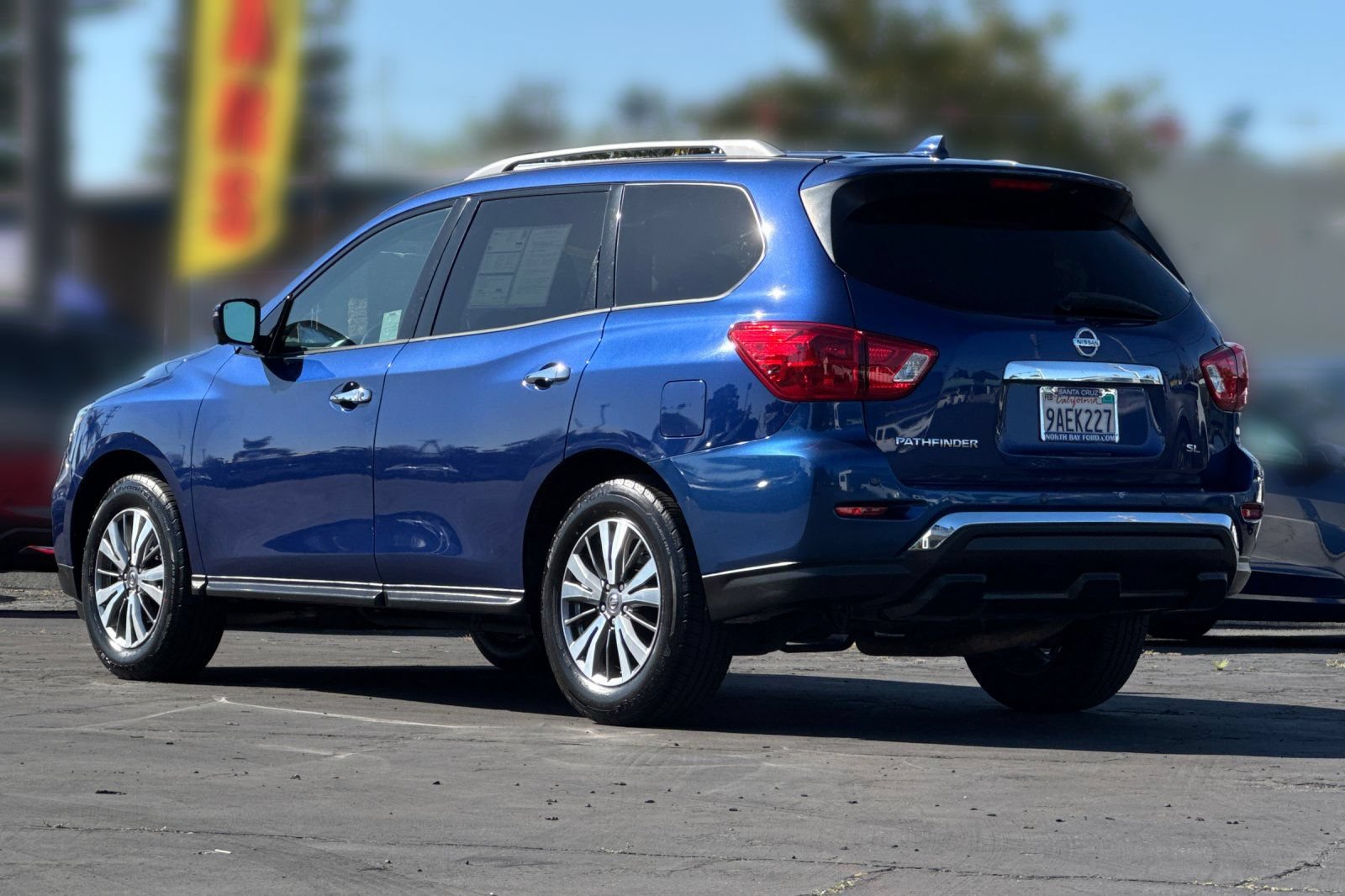 Used 2020 Nissan Pathfinder SL FWD image 32