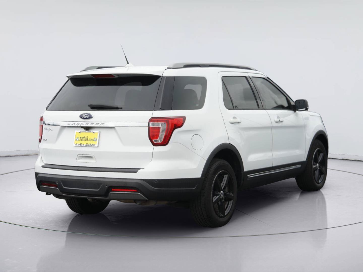 Certified 2019 Ford Explorer XLT w/ Equipment Group 201A FWD image 6