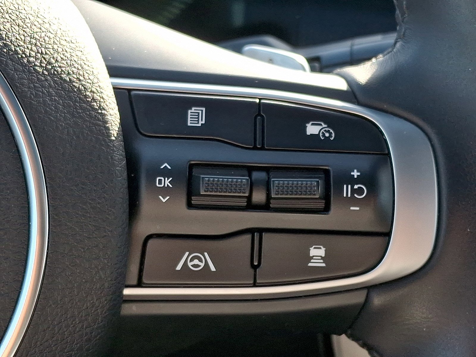 Used 2025 Kia K5 GT FWD image 21