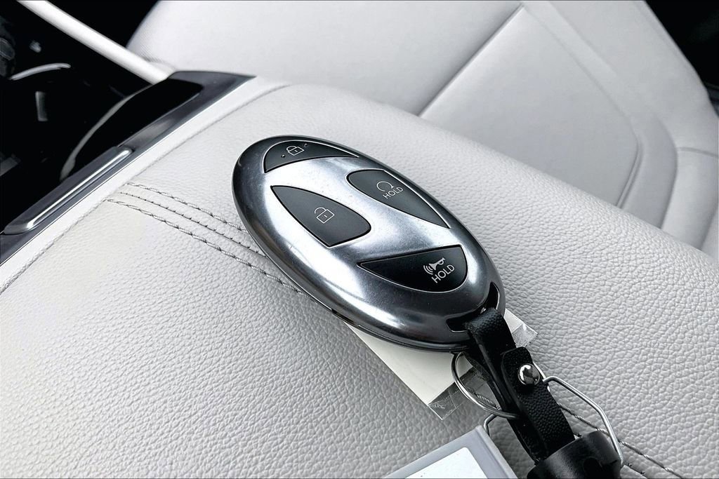 Used 2025 Hyundai Tucson SE FWD image 13