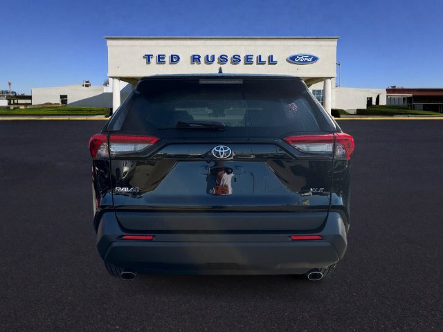 Used 2025 Toyota RAV4 XLE FWD image 25