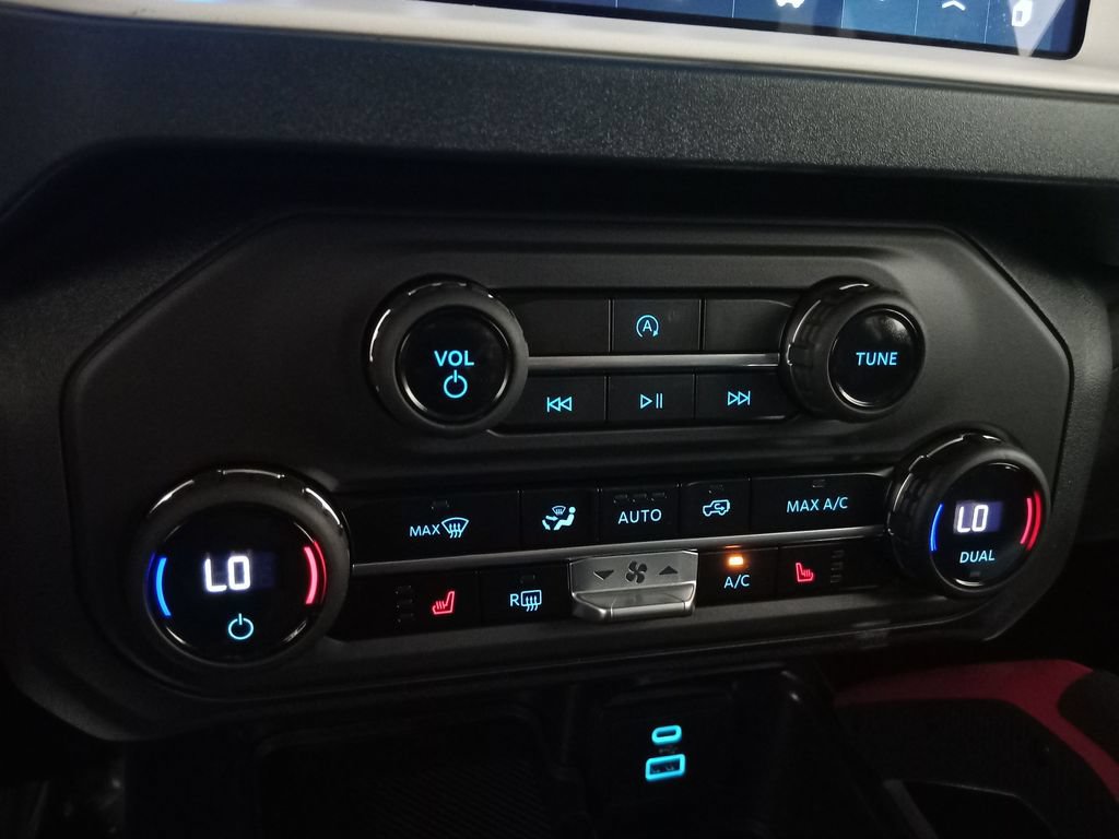 Certified 2025 Ford Bronco Heritage Edition AWD/4WD image 20