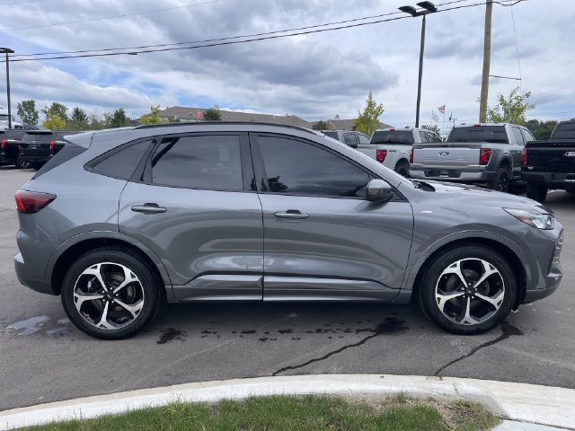 Certified 2023 Ford Escape ST-Line Select w/ Tech Pack #2 AWD/4WD image 6