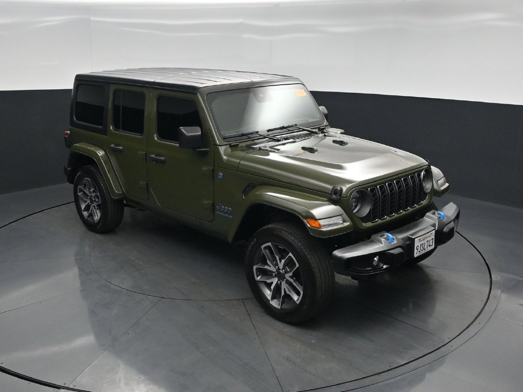 Used 2024 Jeep Wrangler Unlimited w/ Convenience Group AWD/4WD image 34