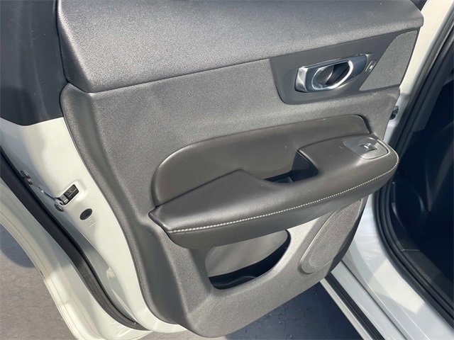 Used 2020 Volvo S60 T5 Momentum w/ Premium Package image 23