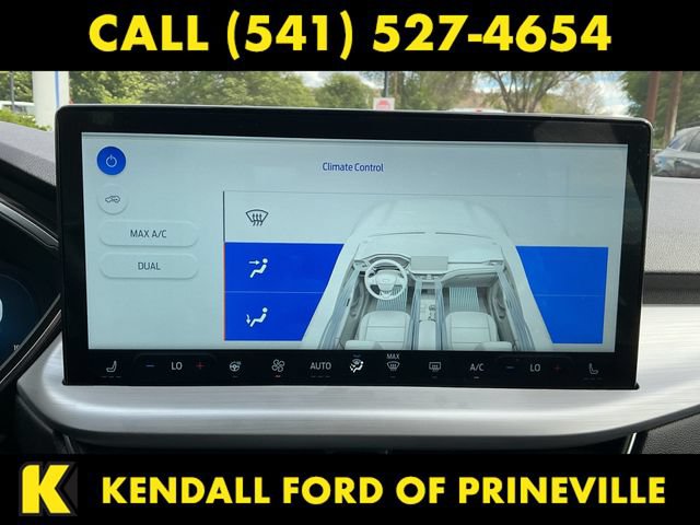 Certified 2025 Ford Escape Platinum AWD/4WD image 17