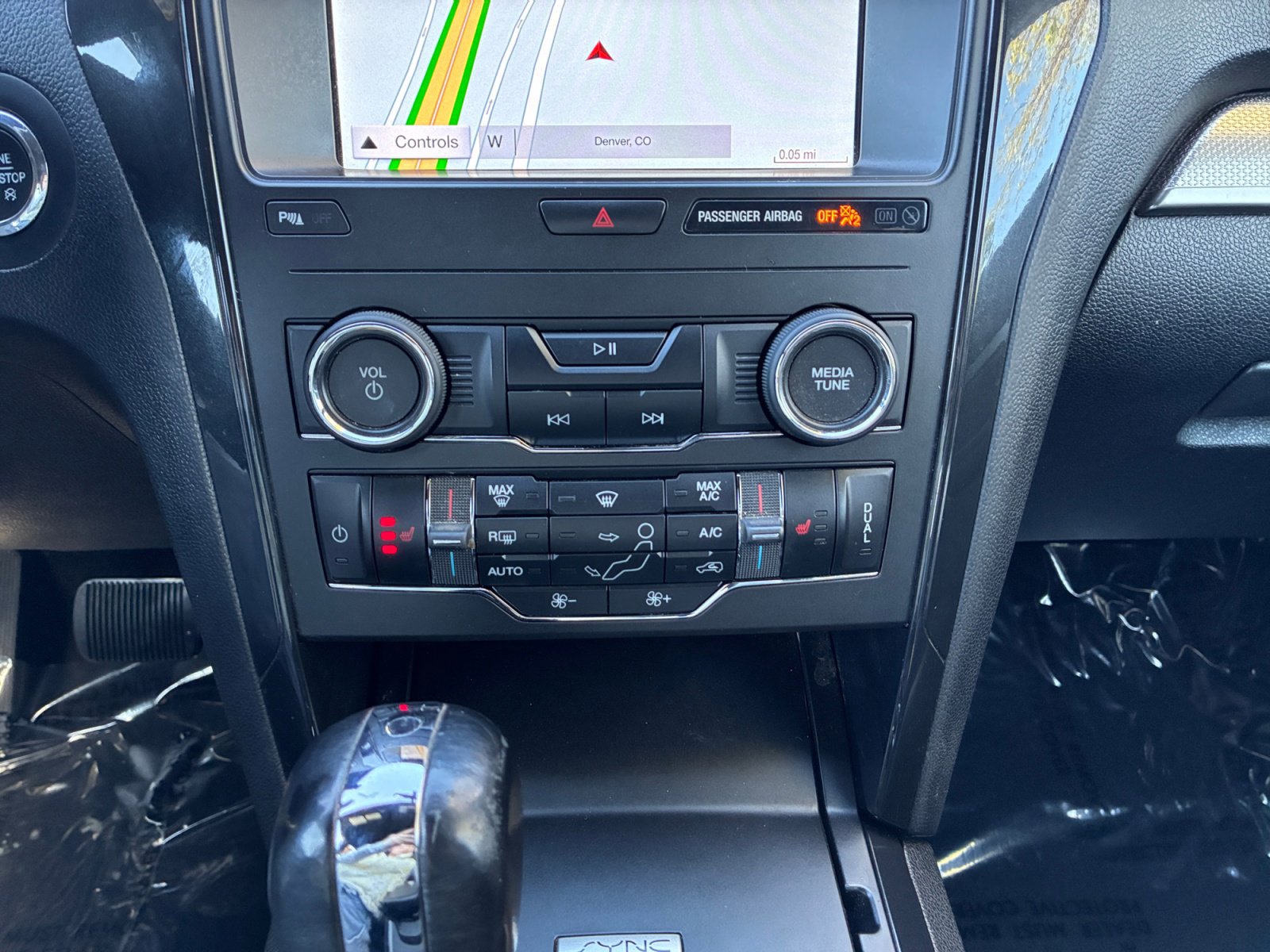 Certified 2019 Ford Explorer XLT w/ Equipment Group 202A AWD/4WD image 30