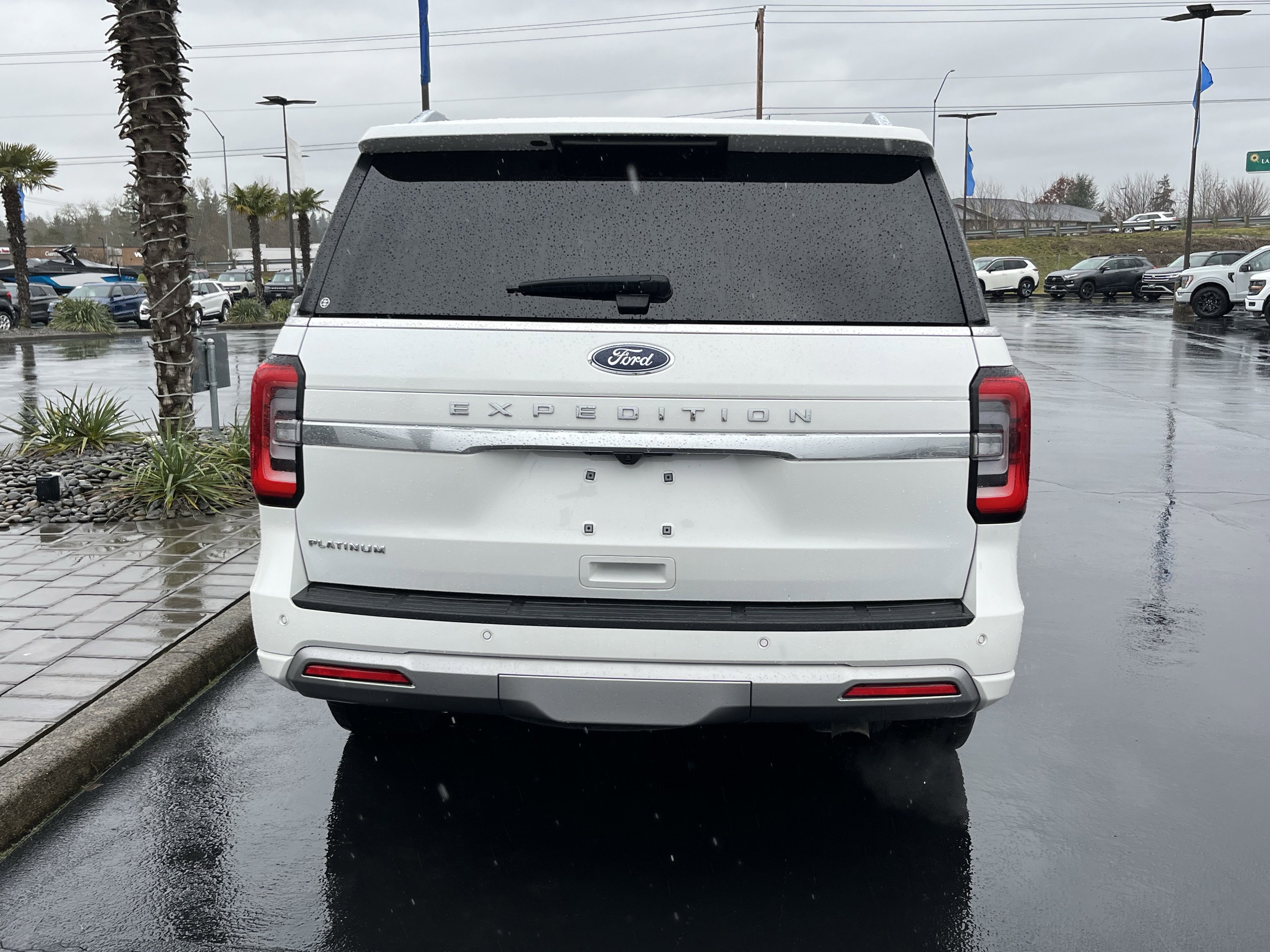 Certified 2022 Ford Expedition Platinum AWD/4WD image 4