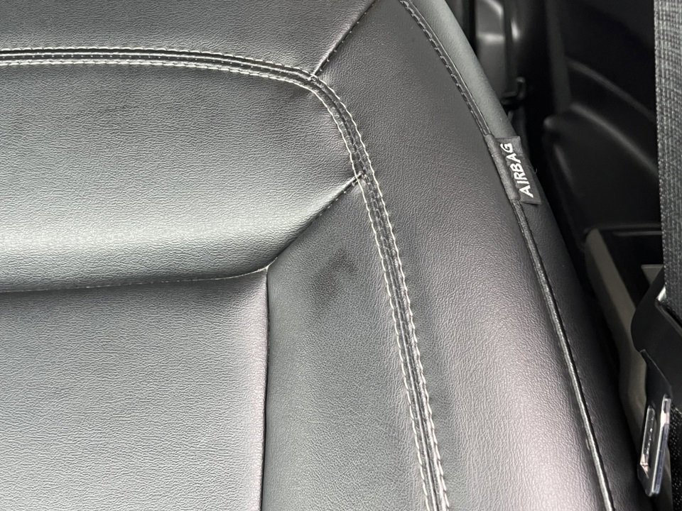 Certified 2022 Ford Explorer XLT w/ Equipment Group 202A image 18