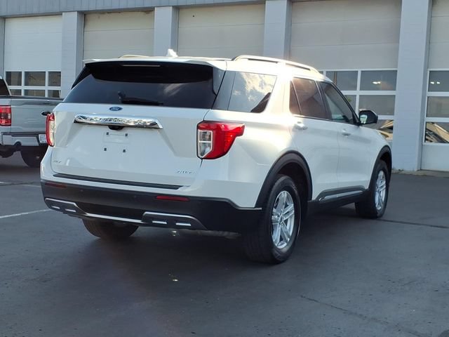 Certified 2024 Ford Explorer XLT w/ Equipment Group 202A AWD/4WD image 4