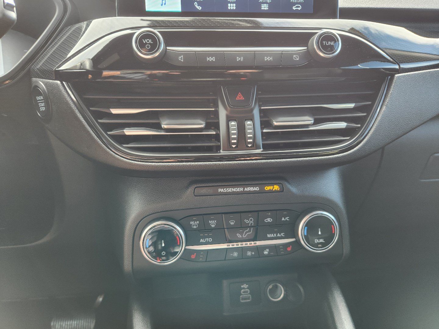 Certified 2025 Ford Escape ST-Line Select AWD/4WD image 21