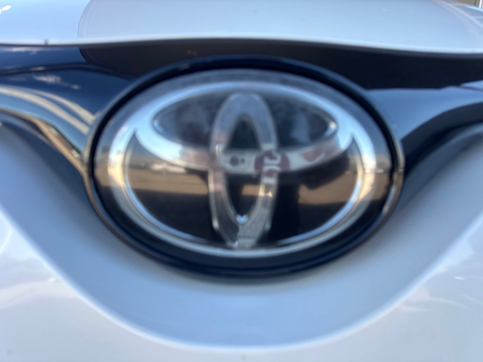 Used 2018 Toyota C-HR XLE FWD image 13