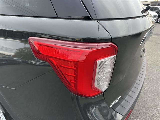 Certified 2022 Ford Explorer XLT w/ Equipment Group 202A image 6