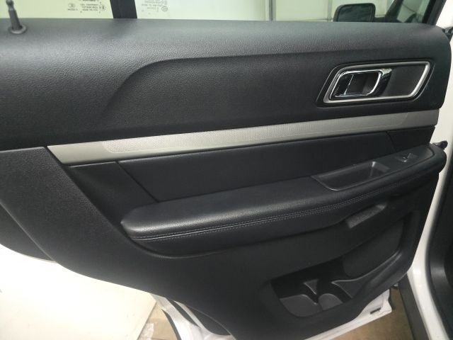 Certified 2017 Ford Explorer XLT w/ Equipment Group 202A AWD/4WD image 15