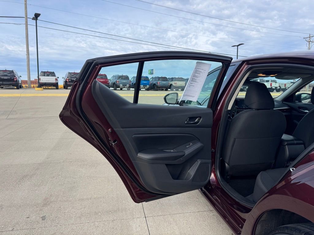 Used 2025 Nissan Altima 2.5 SV image 27