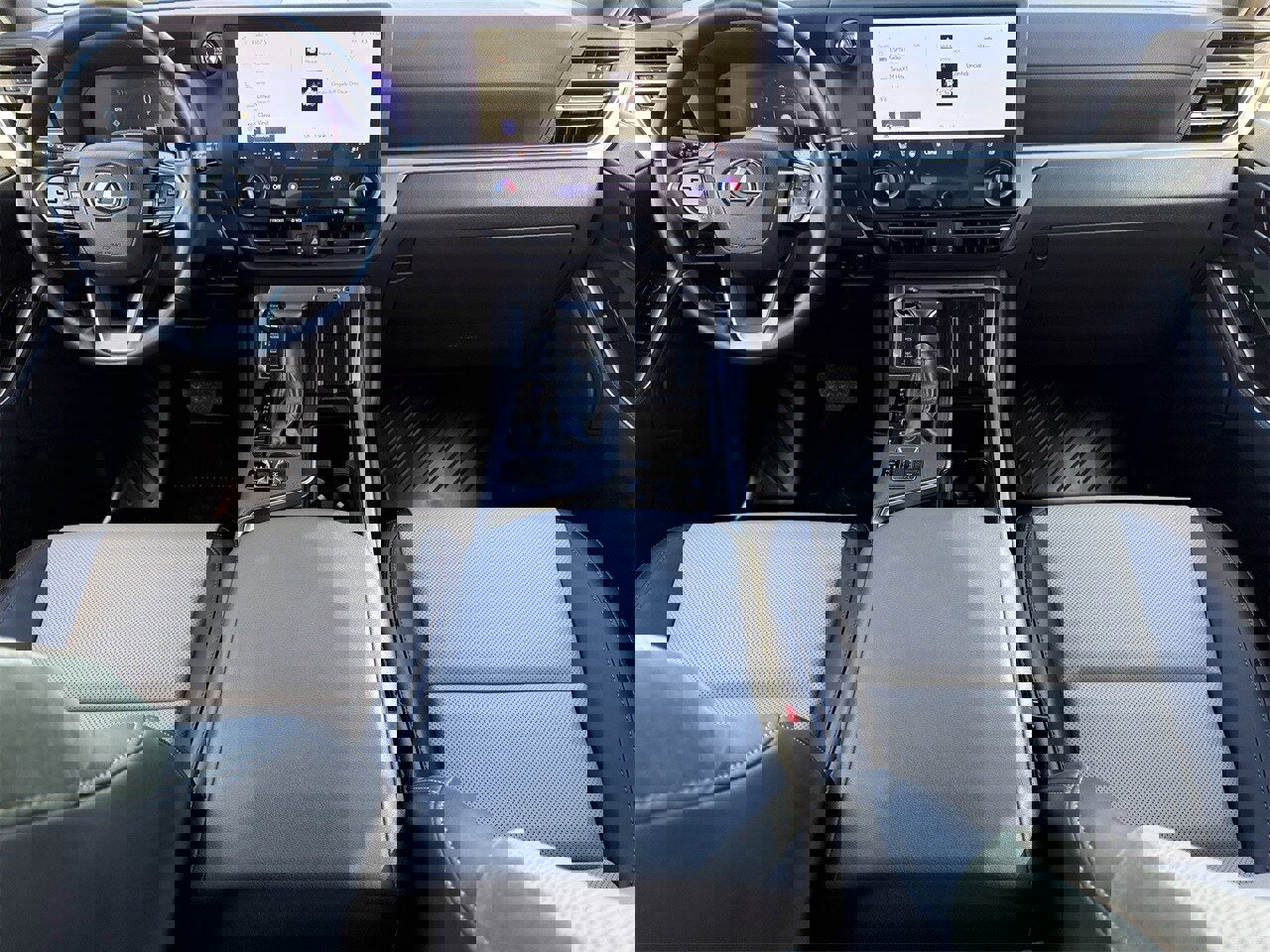 Used 2026 Lexus GX 550 image 10