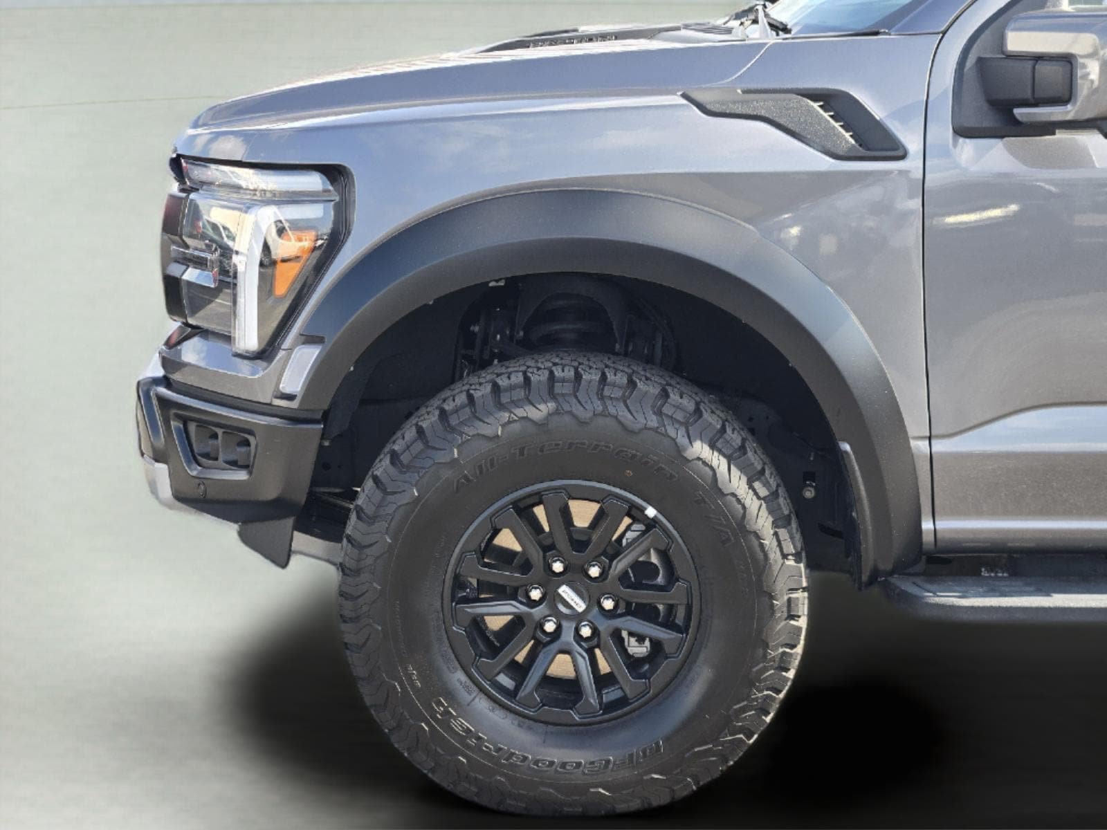 Certified 2024 Ford F150 Raptor AWD/4WD image 9