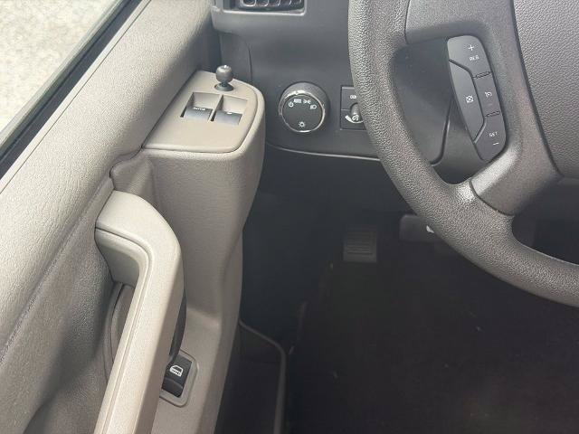 Used 2025 Chevrolet Express 3500 LT w/ LT Preferred Equipment Group RWD image 16