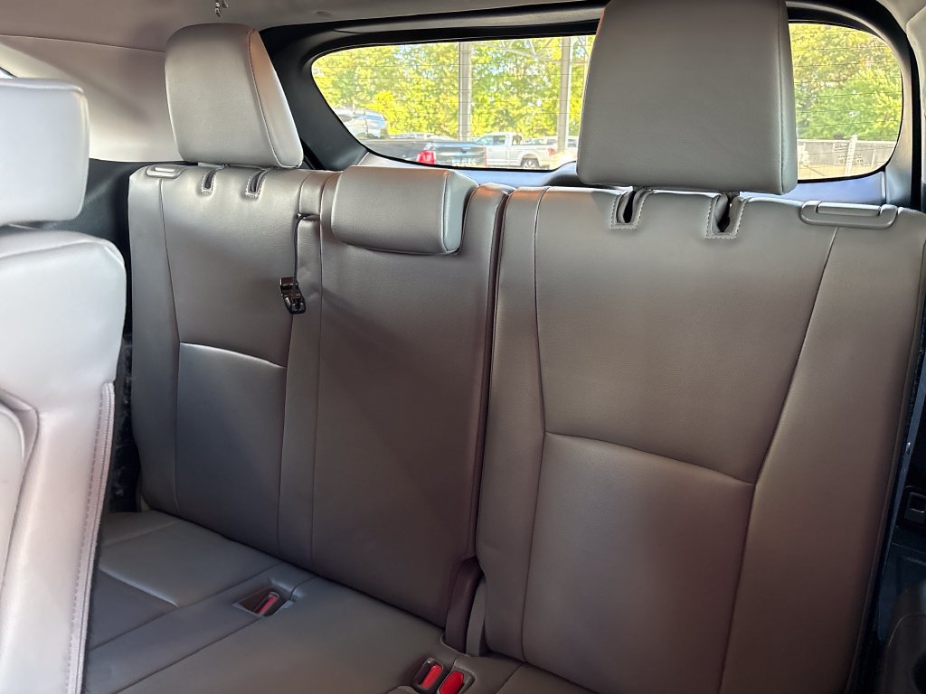 Used 2021 Toyota Highlander XLE AWD/4WD image 25