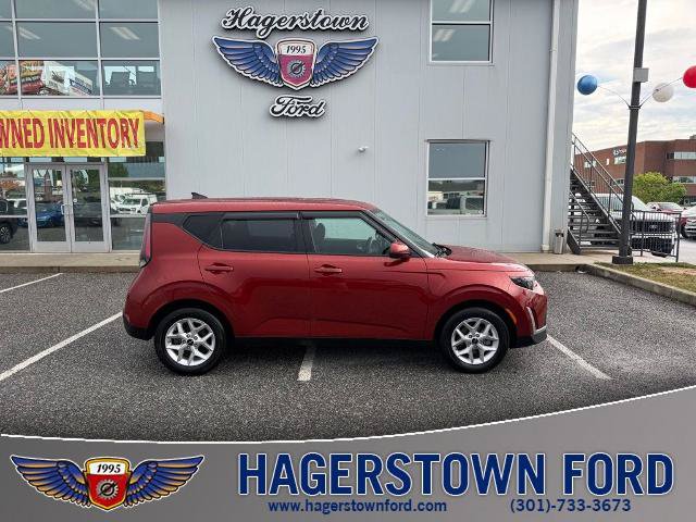 Used 2025 Kia Soul LX w/ LX Technology Package FWD image 1