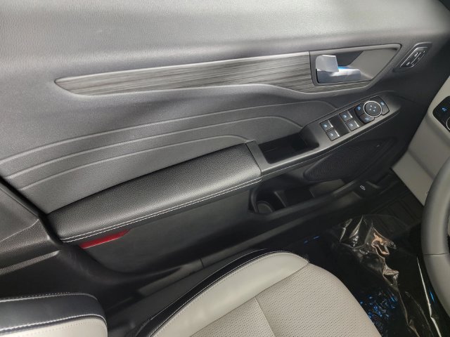 Certified 2023 Ford Escape Platinum AWD/4WD image 31