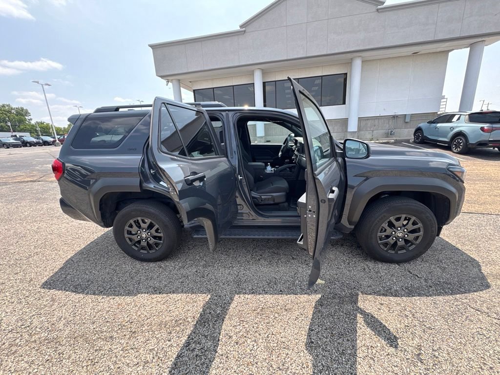 Used 2025 Toyota 4Runner SR5 AWD/4WD image 8