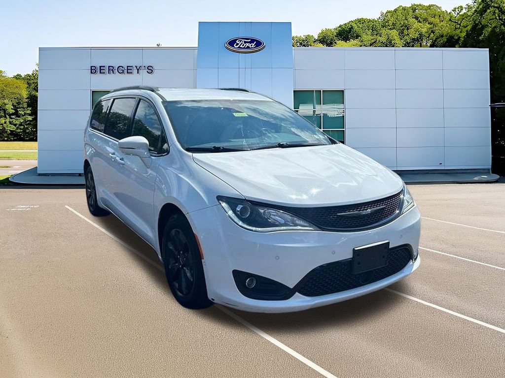 Used 2020 Chrysler Pacifica Limited FWD image 3