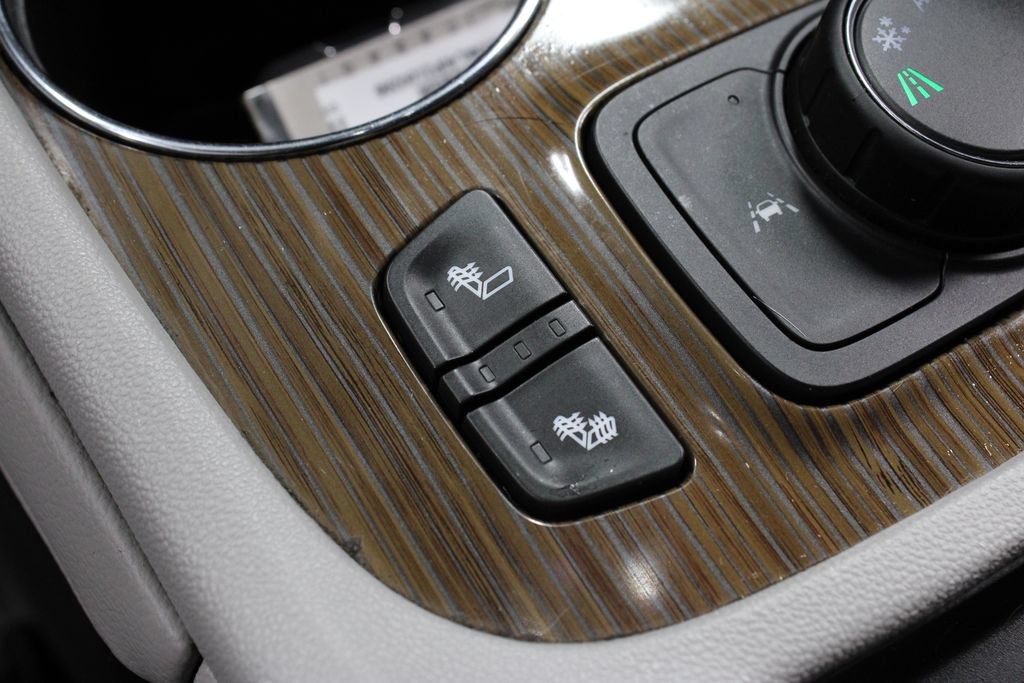 Used 2023 GMC Acadia SLE w/ Driver Convenience Package FWD image 4