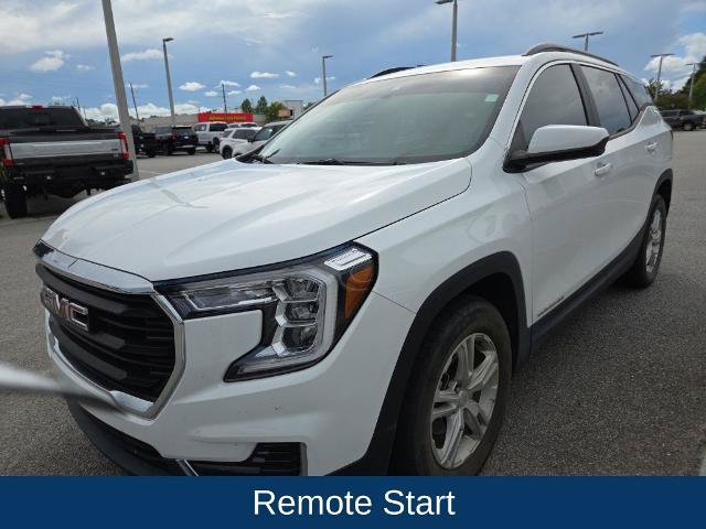 Used 2024 GMC Terrain SLE w/ Driver Convenience Package FWD image 4